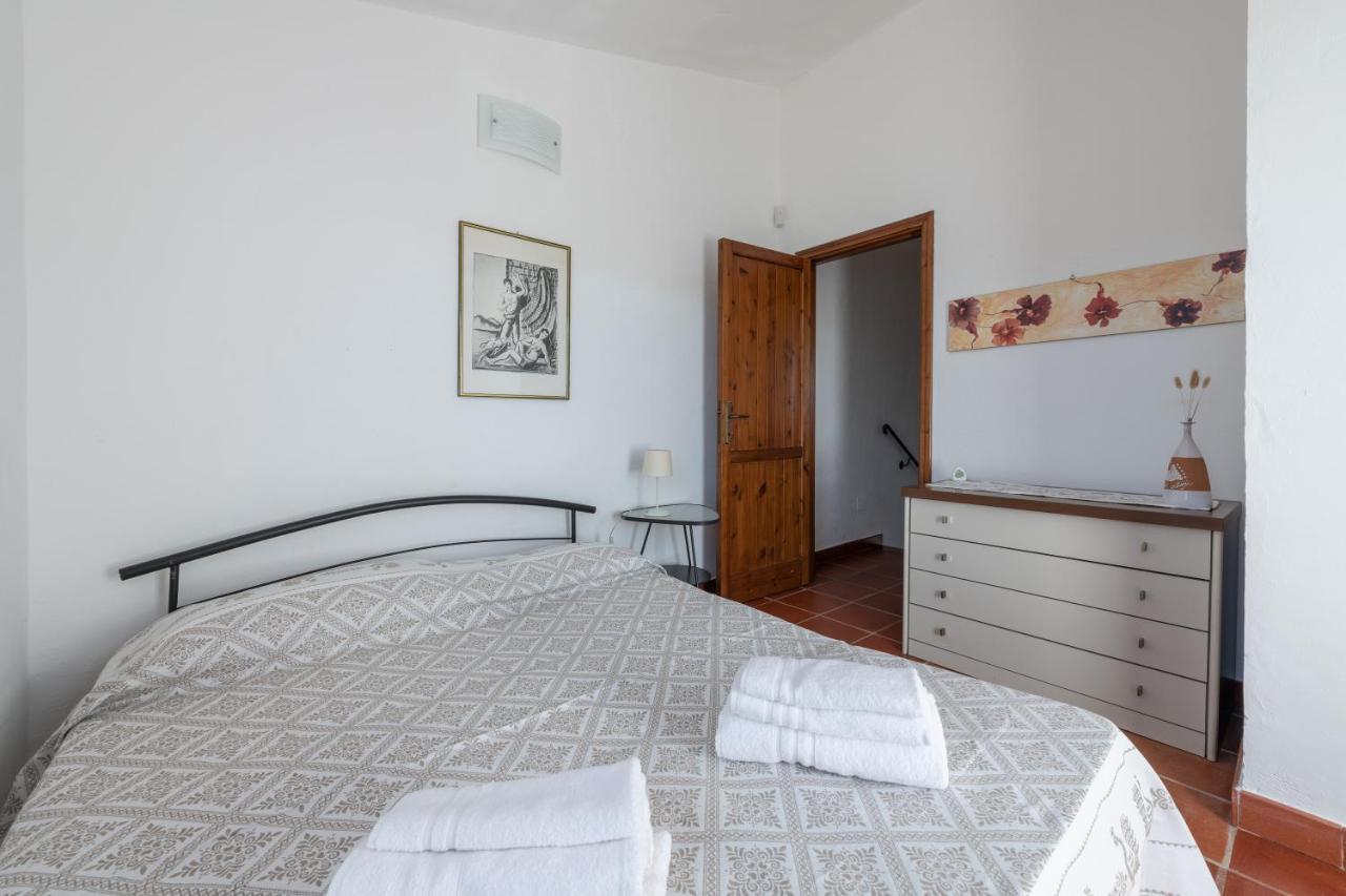 Damiano Holiday House Porto Columbu - Perd'E Sali Dış mekan fotoğraf